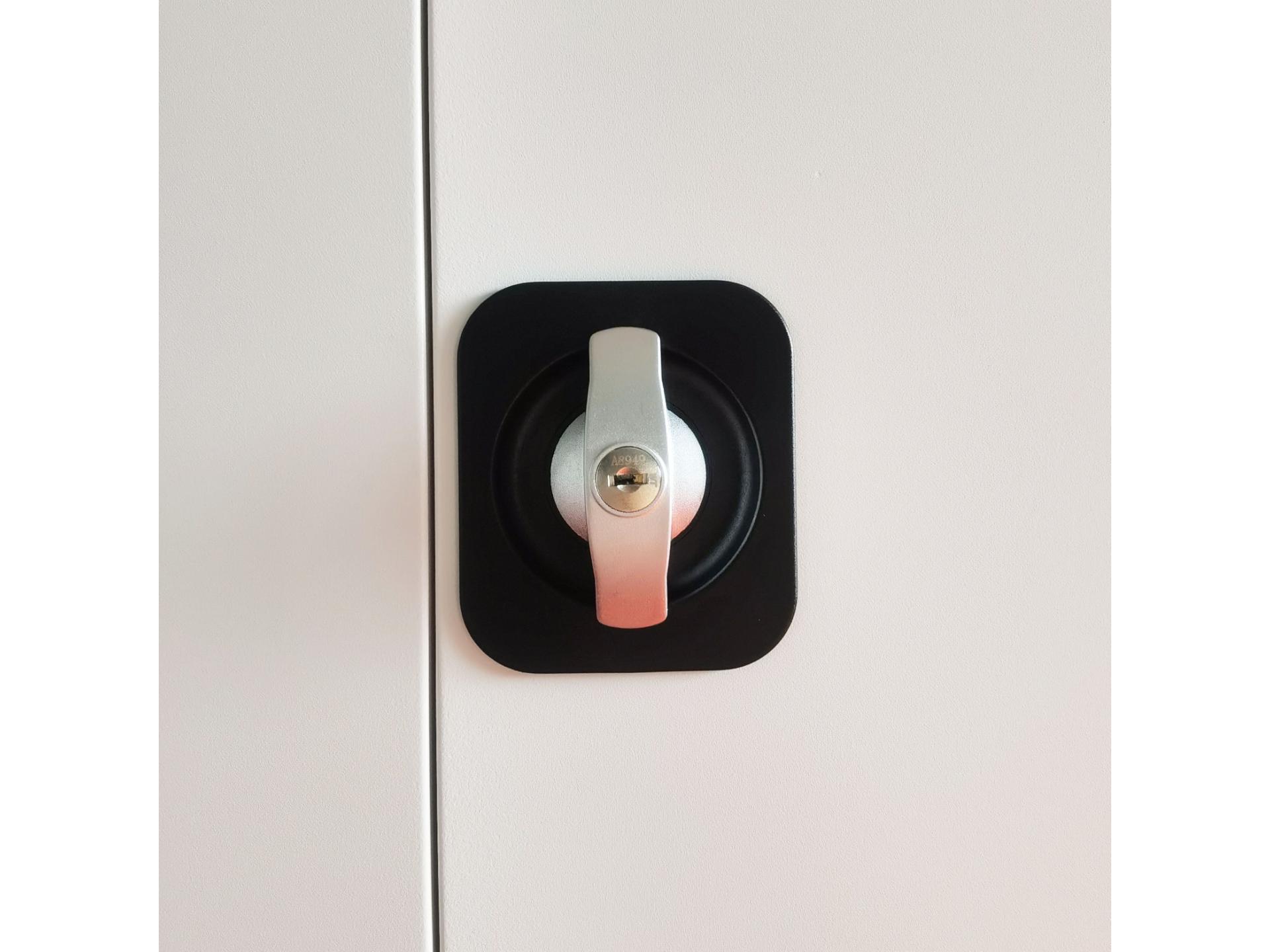 recessed handle lock