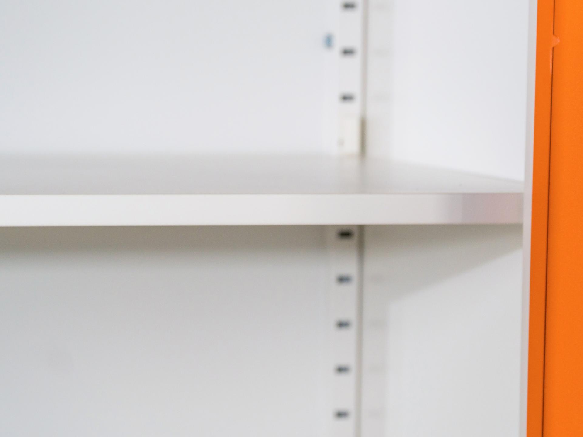 adjustable shelves