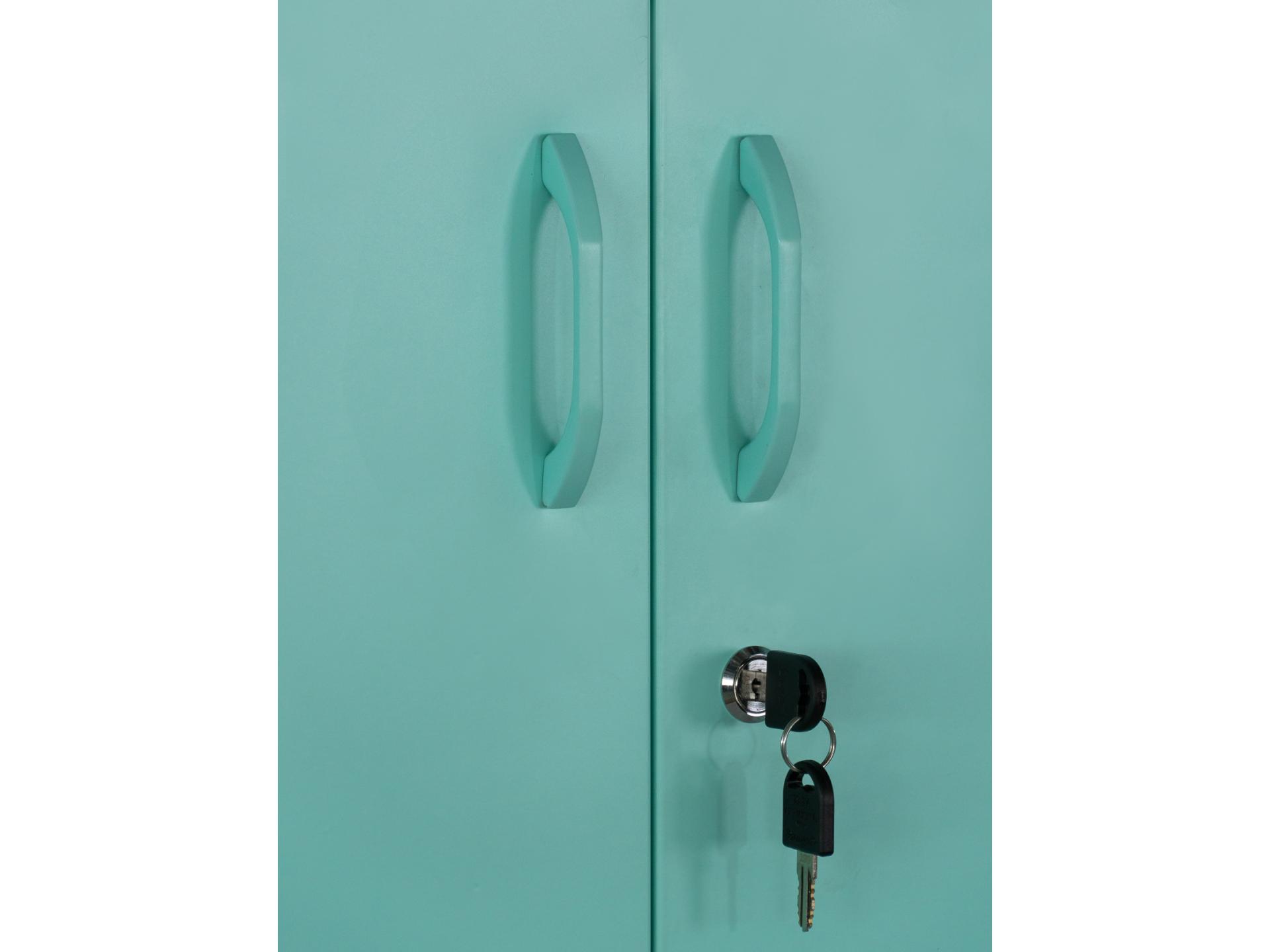 cam lock and handle